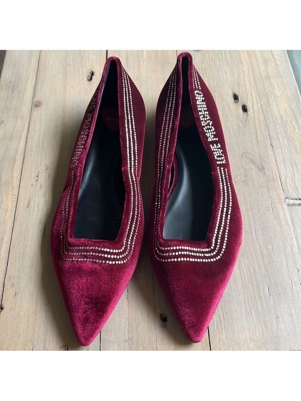 New! Love Moschino Crystal Pointed Velvet Ballet Flat in Burgundy size 8.5 - Picture 7 of 7